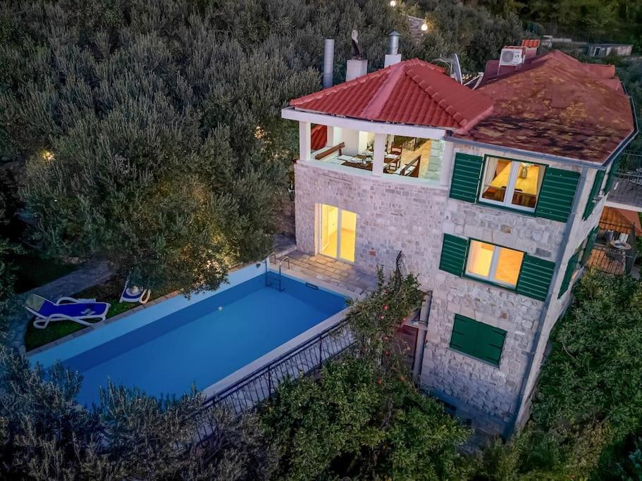 Sanja - Exklusiv Makarska